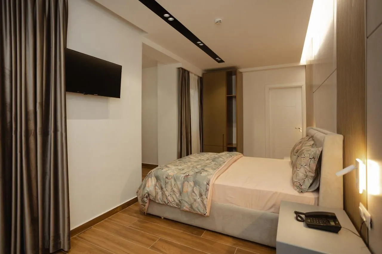 Kompleksi Royal Velipoje Hotel